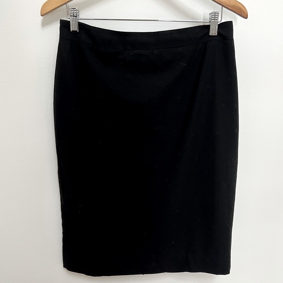 Banana Republic Black Wool Suit Skirt in Size 8 Tall. - Picture 1 of 3